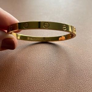 Gold bangle